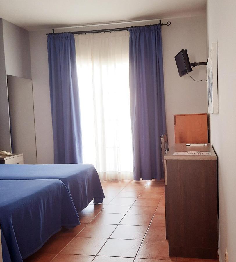 Hostal La Colonia Marbella Buitenkant foto