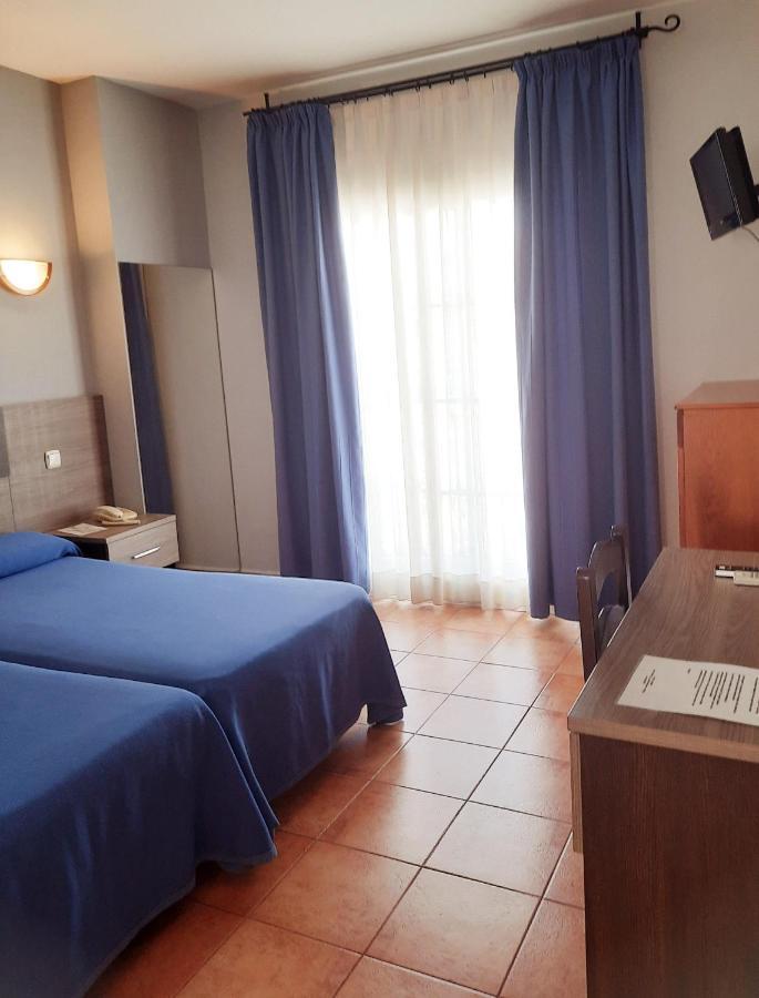 Hostal La Colonia Marbella Buitenkant foto