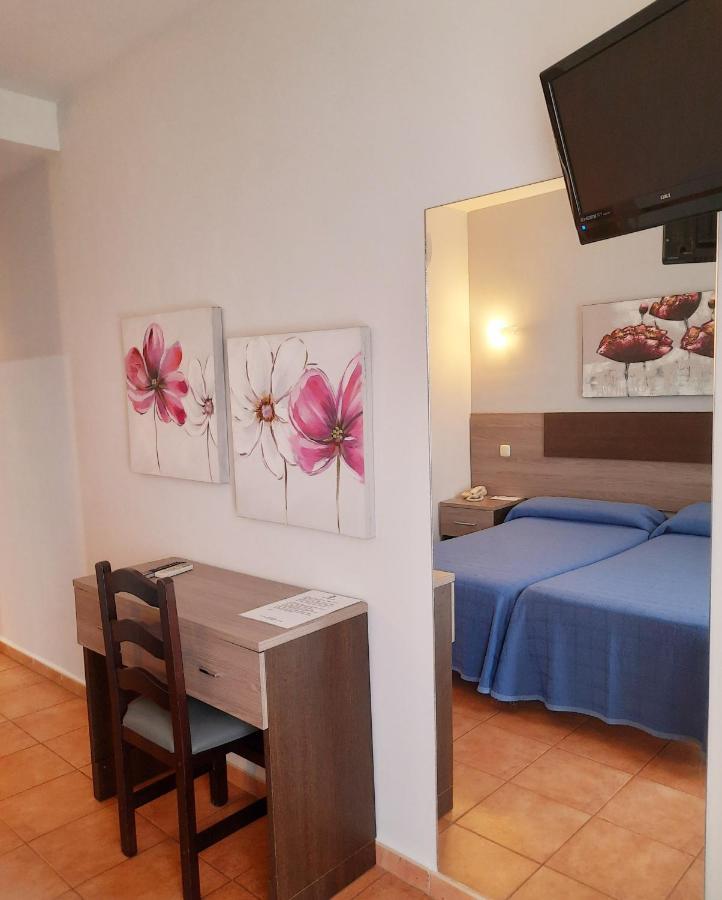 Hostal La Colonia Marbella Buitenkant foto